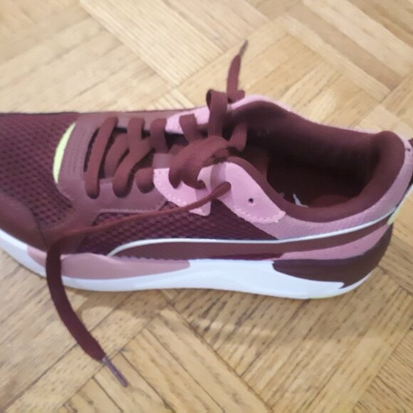 Puma Shoes - Size 6.5 - Picture 2 of 3